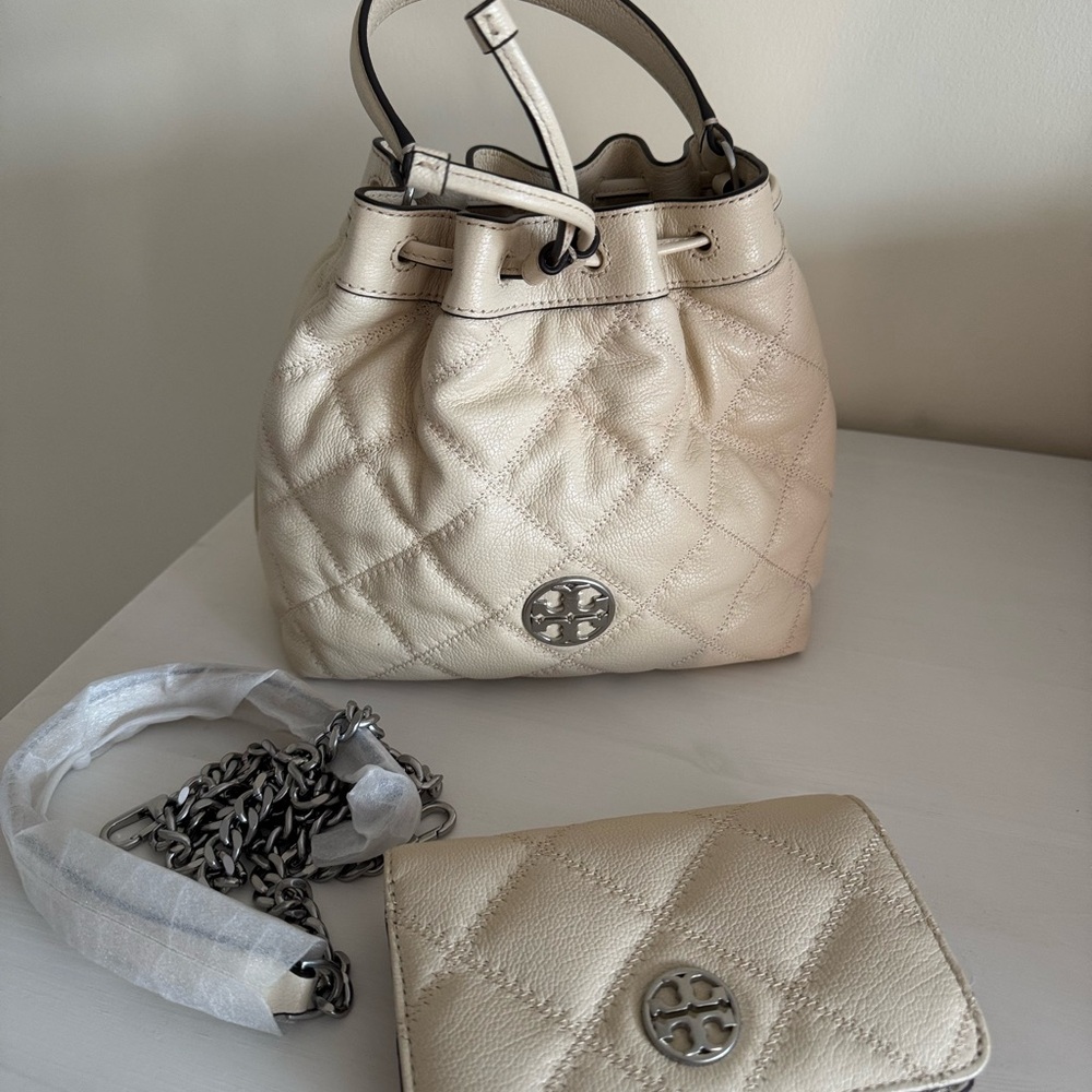 Tory Burch WILLA SMALL DRAWSTRING Cream Quilted Bucket Bag and Wallet Set